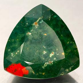 Eliotropio naturale verde da 12,83 ct, trillion, opaco