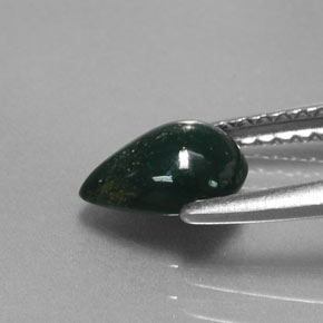 Eliotropio naturale verde da 0,70 ct, taglio a pera, opaco