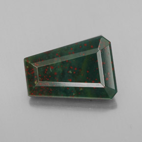 Eliotropio naturale verde da 3,76 ct, forma fantasia, opaco