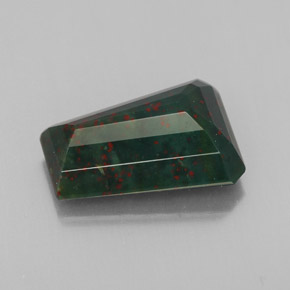 Eliotropio naturale verde da 3,76 ct, forma fantasia, opaco