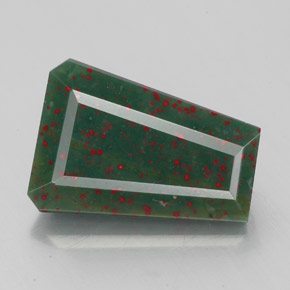 Eliotropio naturale verde da 3,02 ct, forma fantasia, opaco