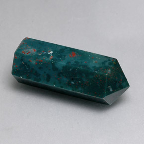 Eliotropio naturale verde da 20,34 ct, forma fantasia, opaco