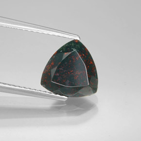 Eliotropio naturale verde da 1,90 ct, trillion, opaco