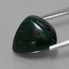 Pietra del sangue Verde maculato naturale da 7.14 ct, Taglio trillion, Opaco