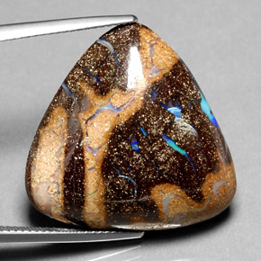Opale boulder naturale multicolore da 25,23 ct, trillion, opaco