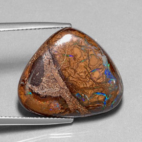 Opale boulder naturale multicolore da 16,78 ct, trillion, opaco