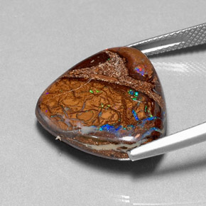 Opale boulder naturale multicolore da 16,78 ct, trillion, opaco