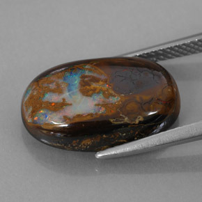 Opale boulder naturale multicolore da 7,78 ct, taglio ovale, opaco