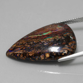 Opale boulder naturale multicolore da 21,74 ct, taglio a pera, opaco