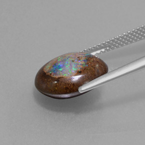 Opale boulder naturale multicolore da 4,79 ct, forma fantasia, opaco