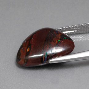 Opale boulder naturale multicolore da 8,84 ct, trillion, opaco