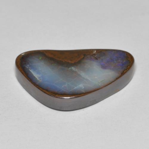 Opale boulder naturale multicolore da 12,56 ct, forma fantasia, opaco