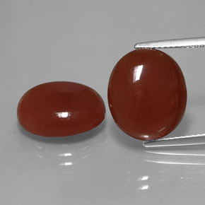 Corniola naturale rosso da  ct, taglio ovale, traslucido