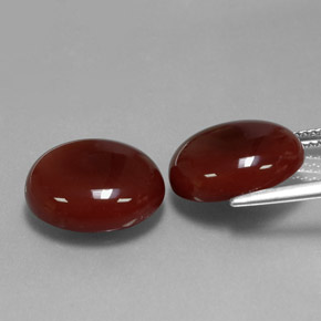 Corniola naturale rosso da  ct, taglio ovale, traslucido
