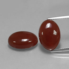 Corniola naturale rosso da  ct, taglio ovale, traslucido