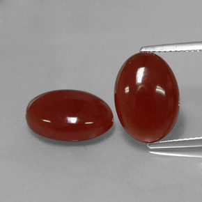 Corniola naturale rosso da  ct, taglio ovale, traslucido