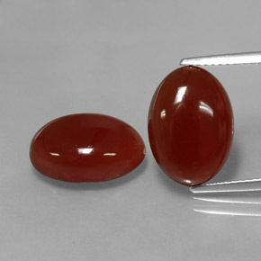 Corniola naturale rosso da  ct, taglio ovale, traslucido