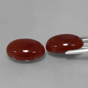 Corniola naturale rosso da  ct, taglio ovale, traslucido