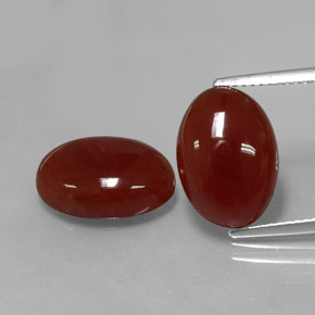 Corniola naturale rosso da  ct, taglio ovale, traslucido