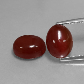 Corniola naturale rosso da  ct, taglio ovale, traslucido