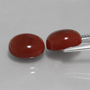 Corniola naturale rosso da  ct, taglio ovale, traslucido