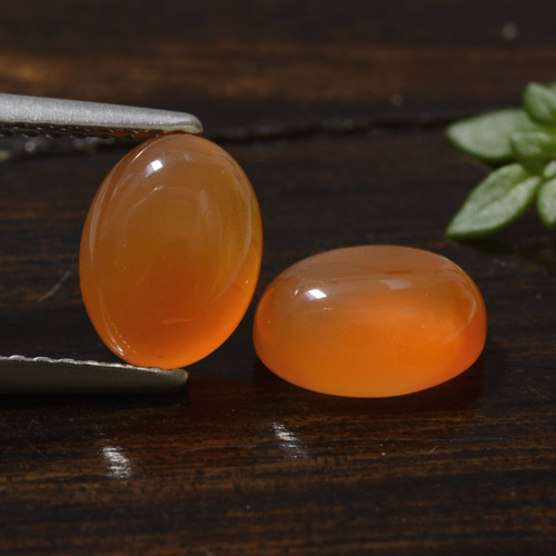 Corniola naturale arancione da 3,08 ct, taglio ovale, traslucido
