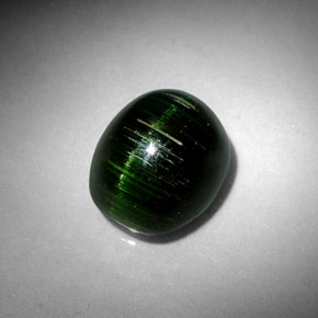 Cat's eye tourmaline naturale verde da 4,67 ct, taglio ovale, opaco