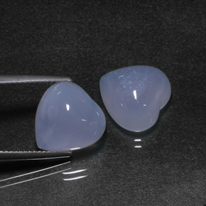 Calcedonio naturale blu da  ct, a forma di cuore, traslucido