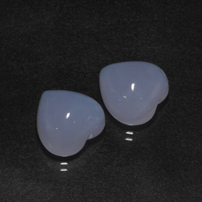 Calcedonio naturale blu da  ct, a forma di cuore, traslucido