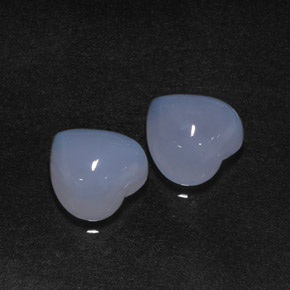 Calcedonio naturale blu da  ct, a forma di cuore, traslucido
