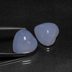 Calcedonio naturale blu da  ct, a forma di cuore, traslucido
