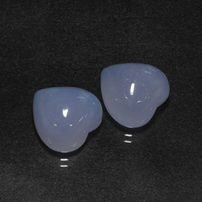 Calcedonio naturale blu da  ct, a forma di cuore, traslucido