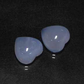 Calcedonio naturale blu da  ct, a forma di cuore, traslucido