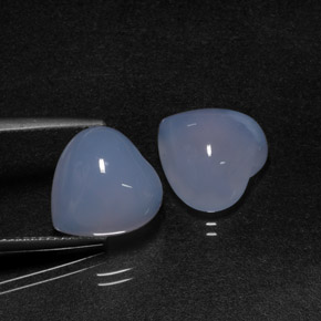 Calcedonio naturale blu da  ct, a forma di cuore, traslucido