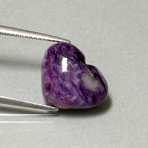 Caroite naturale viola da 6,66 ct, a forma di cuore, opaco