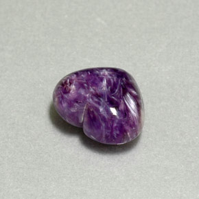 Caroite naturale viola da 5,06 ct, a forma di cuore, opaco