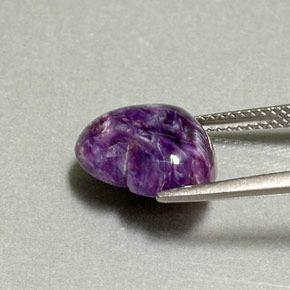 Caroite naturale viola da 5,06 ct, a forma di cuore, opaco