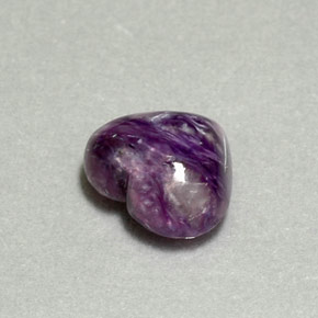 Caroite naturale viola da 4,16 ct, a forma di cuore, opaco