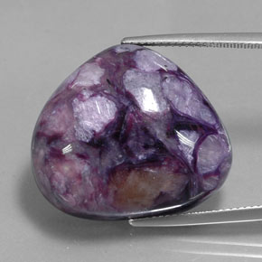 Caroite viola naturale da 43,55 ct, forma fantasia, opaco