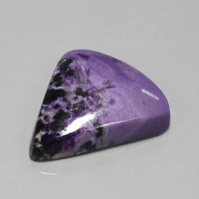 Caroite viola naturale da 38,09 ct, forma fantasia, opaco