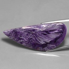 Caroite naturale viola da 40,30 ct, forma fantasia, opaco