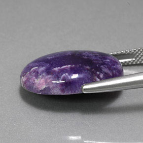 Charoite Viola naturale da 12.62 ct, Taglio ovale, Opaco