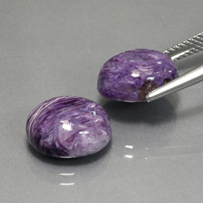 Caroite naturale viola da  ct, taglio ovale, opaco