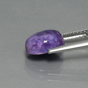 Caroite viola naturale da 1,93 ct, taglio ovale, opaco