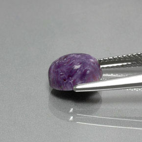 Caroite viola naturale da 2,10 ct, taglio ovale, opaco
