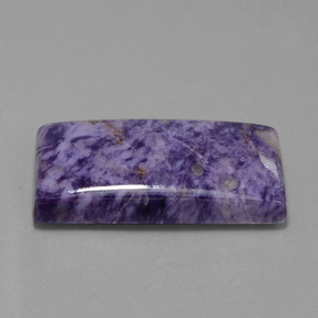 Caroite naturale viola da 67,35 ct, baguette, opaco