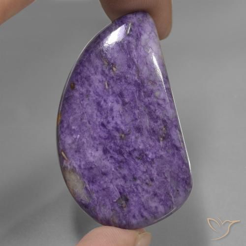 79.11ct Naturale Viola scuro Charoite, Taglio a fantasia, Opaco