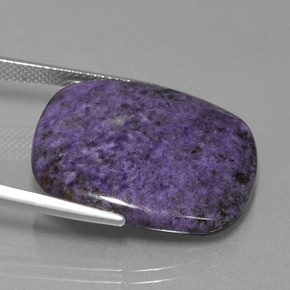 Caroite naturale viola da 22,52 ct, taglio a cuscino, opaco