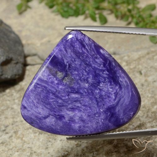 Caroite viola medio naturale da 31,11 ct, taglio a pera, opaco