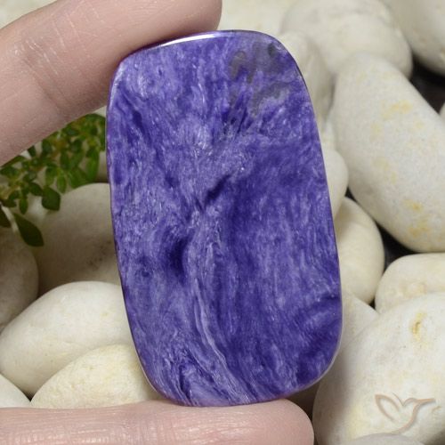 Caroite viola intenso naturale da 40,09 ct, taglio a cuscino, opaco